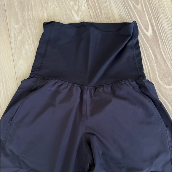 Lululemon vintage cropped pants size 2 - Picture 2 of 3